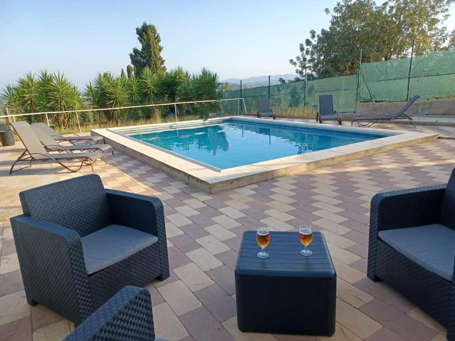 Beautiful With Huge Private Pool And Vineyard View * Valenza