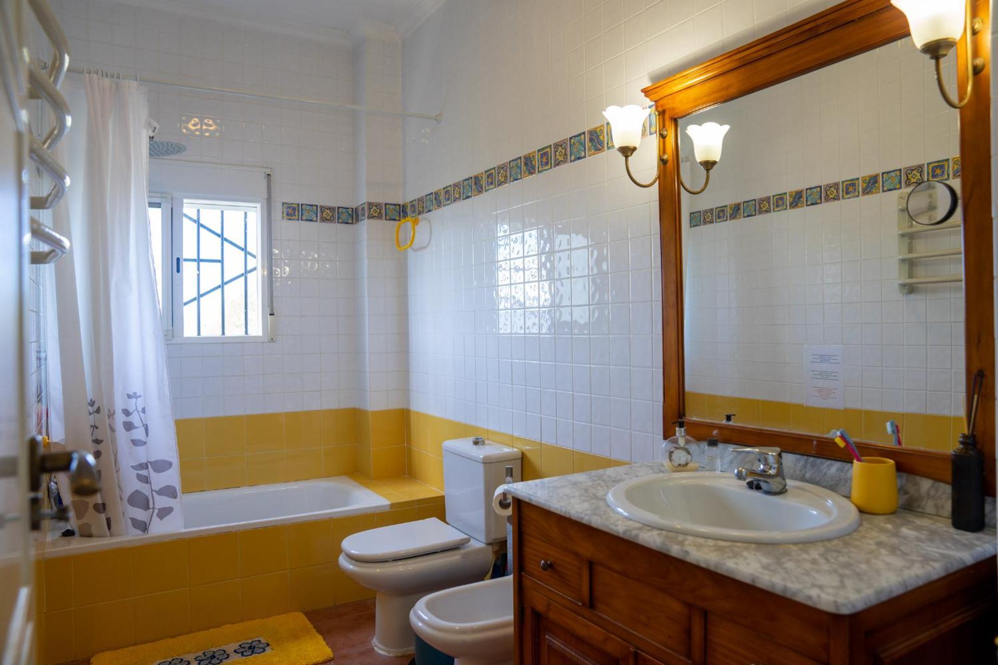 Beautiful With Huge Private Pool And Vineyard View Valenza