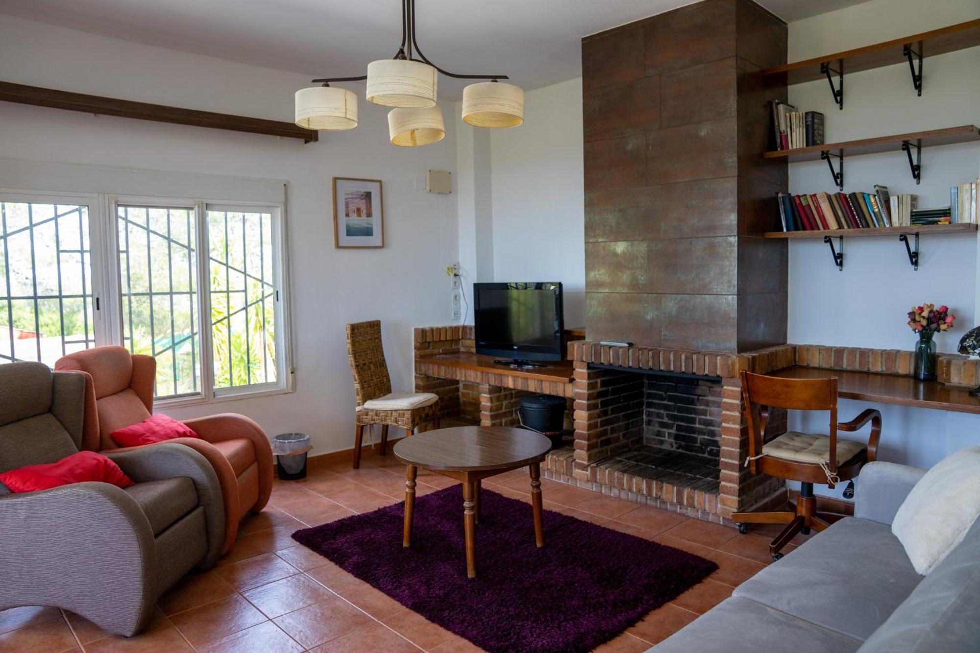 Beautiful With Huge Private Pool And Vineyard View