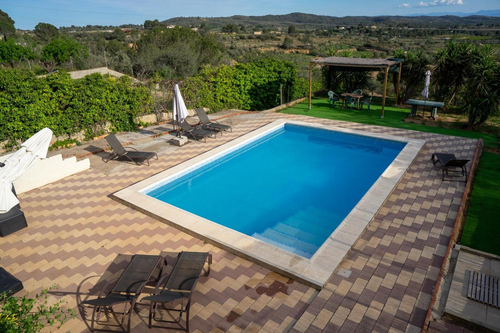 Villa Beautiful With Huge Private Pool And Vineyard View Valenza